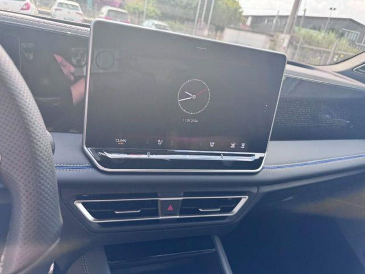 Volkswagen Tiguan 2.0 tdi R-Line 4motion 193cv dsg (8)