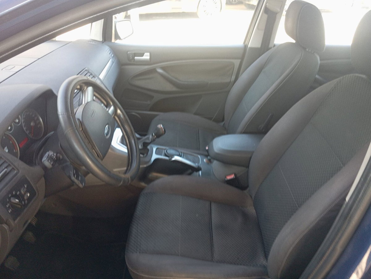 Ford C-Max 1.6 TDCi 90 CV (18)