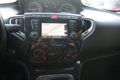 Lancia Ypsilon 1.2 69 CV 5 porte Gold (12)
