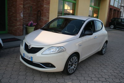 Lancia Ypsilon 1.2 69 CV 5 porte Gold (2)