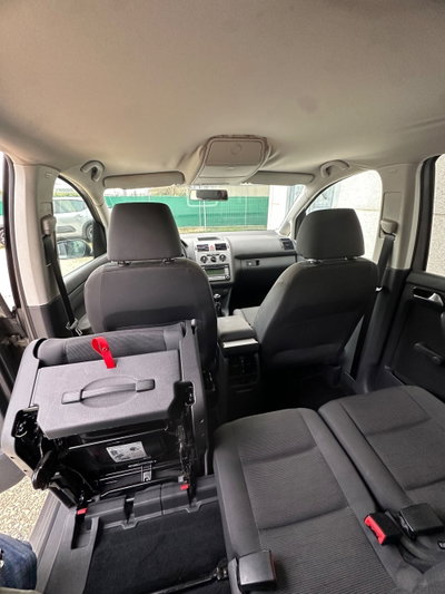 Volkswagen Touran Trendline Ecofuel (8)