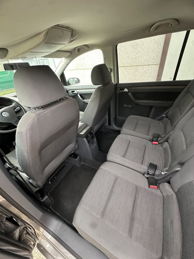 Volkswagen Touran Trendline Ecofuel (9)