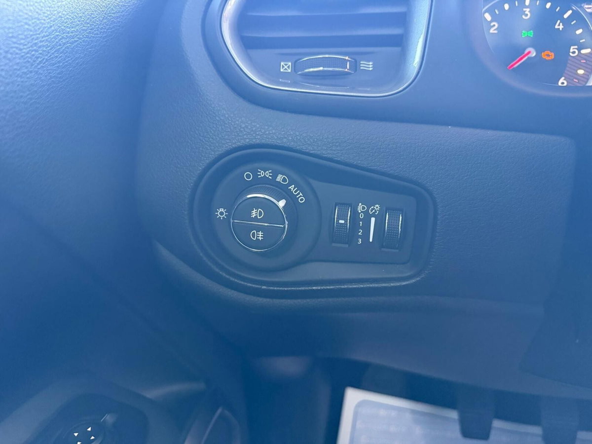 Jeep Renegade 1.6 Mjt 130 CV Limited (14)