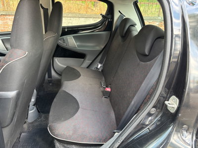 Peugeot 107 68CV 5p. Sweet Years (11)