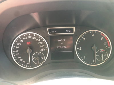Mercedes-Benz Classe B 180 CDI Premium (14)