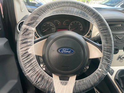 Ford Ka 1.3 TDCi 75CV Titanium (9)