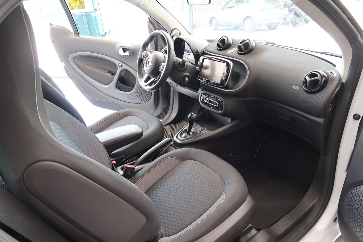smart Fortwo eq Pulse 22kW (9)