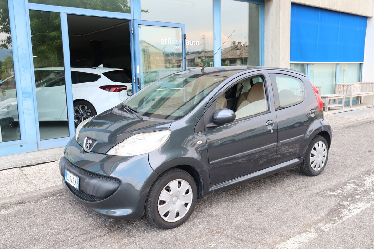 Peugeot 107 68CV 5p. Desir