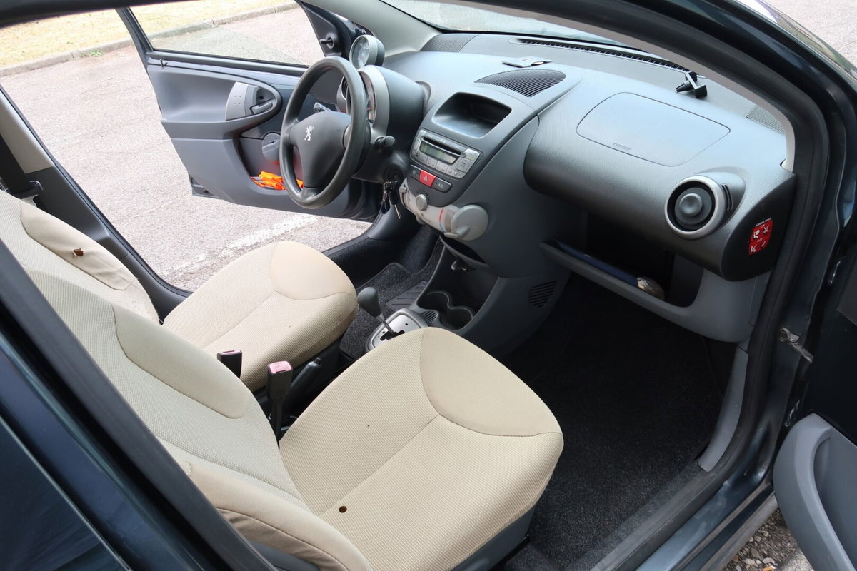 Peugeot 107 68CV 5p. Desir (8)