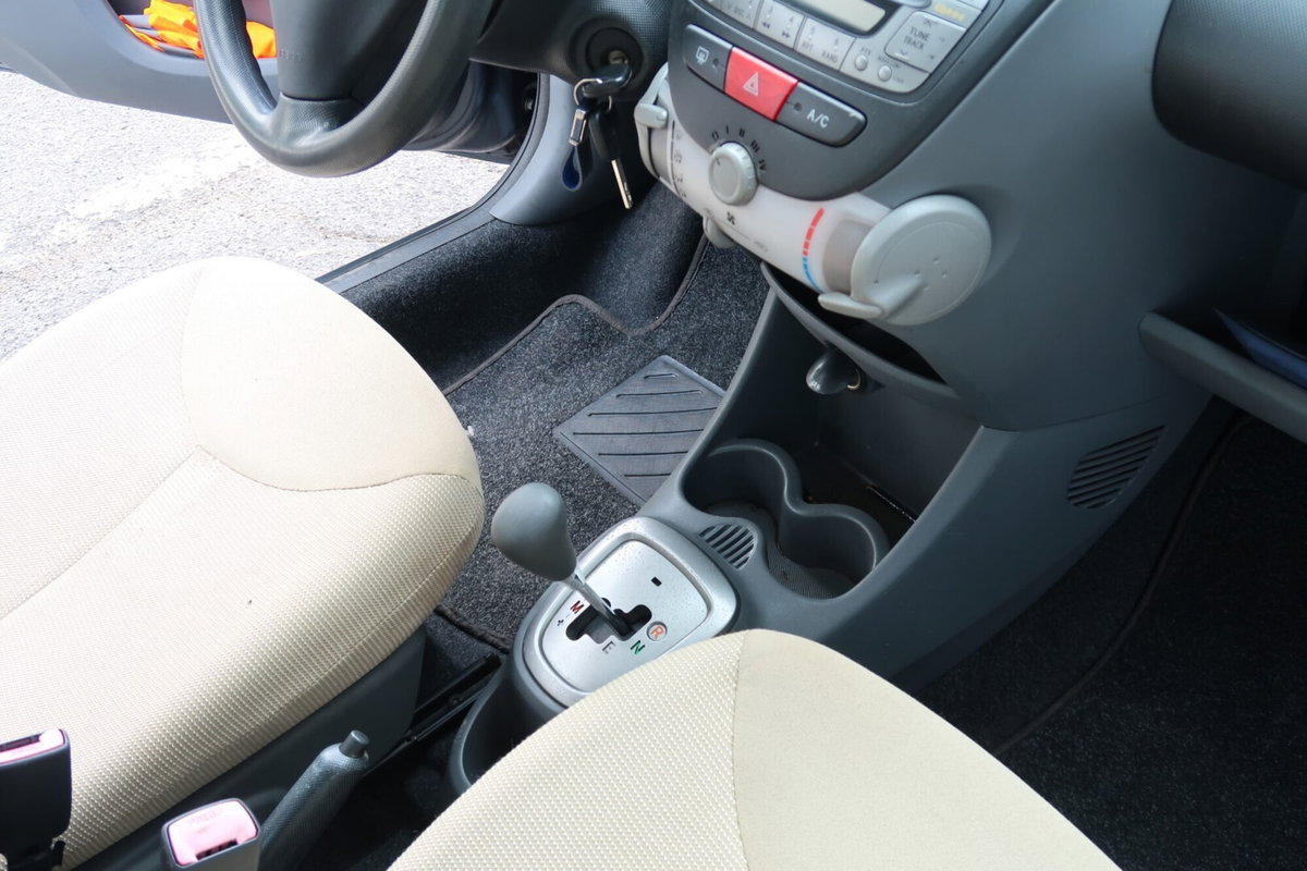 Peugeot 107 68CV 5p. Desir (9)