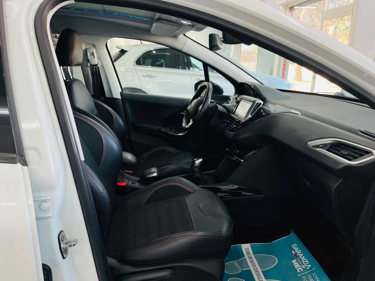 Peugeot 2008 100 GT Line (13)