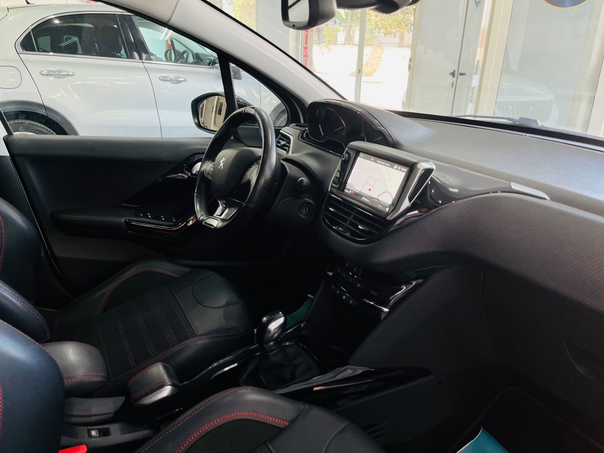 Peugeot 2008 100 GT Line (14)