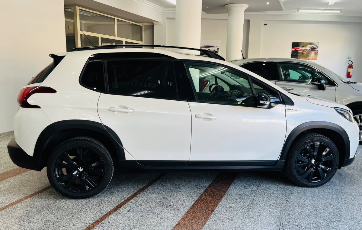Peugeot 2008 100 GT Line (5)
