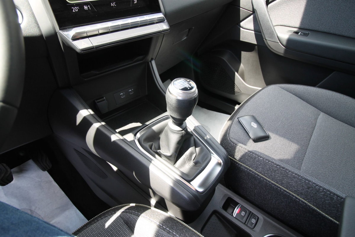 Renault Captur TCe 90 CV Techno (13)