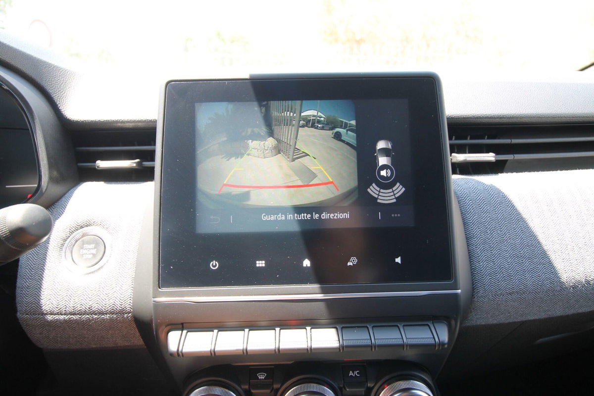 Renault Clio TCe 90 CV 5 porte Techno (11)