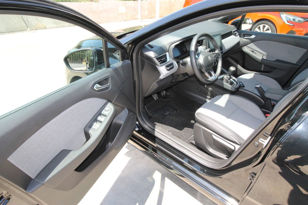 Renault Clio TCe 90 CV 5 porte Techno (16)