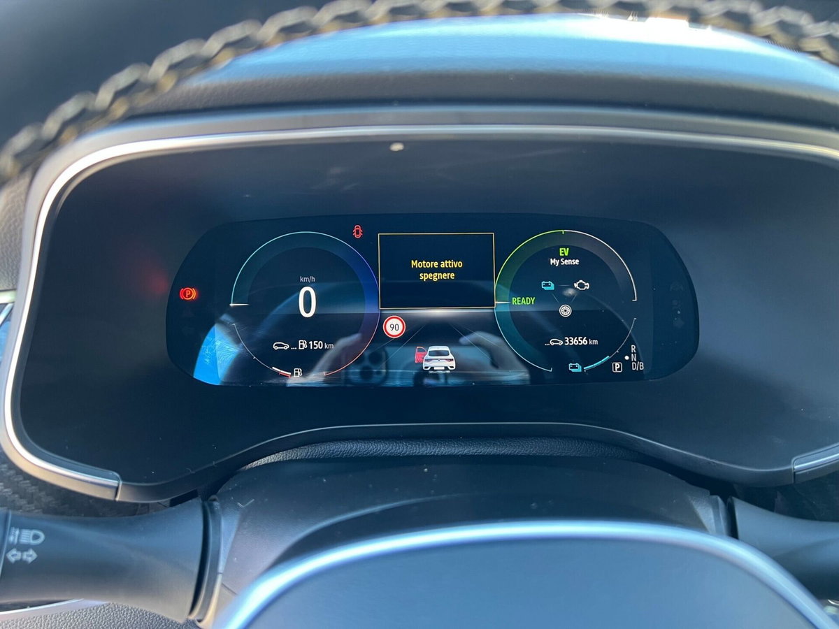 Renault Arkana Hybrid E-Tech 145 CV Techno (13)