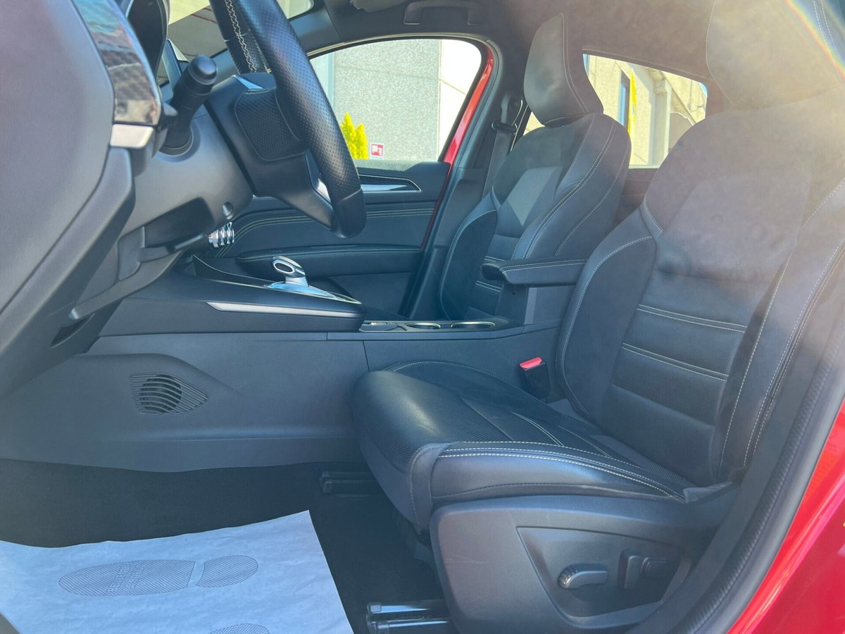 Renault Arkana Hybrid E-Tech 145 CV Techno (15)