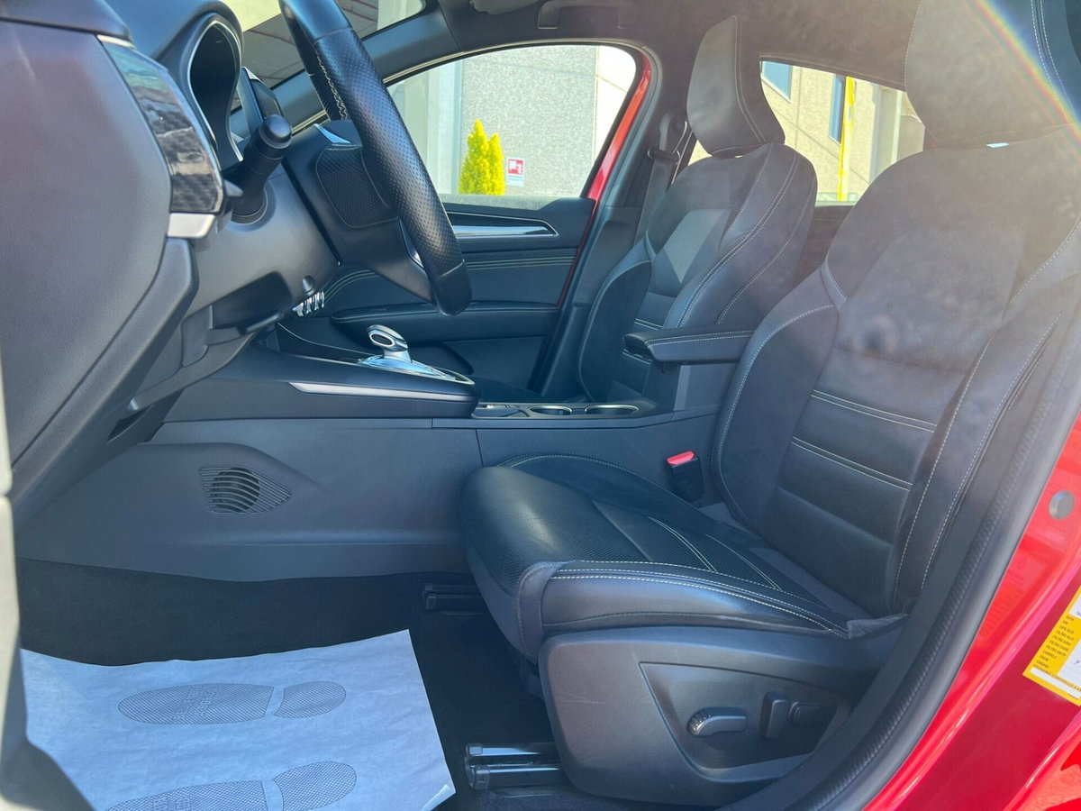 Renault Arkana Hybrid E-Tech 145 CV Techno (16)
