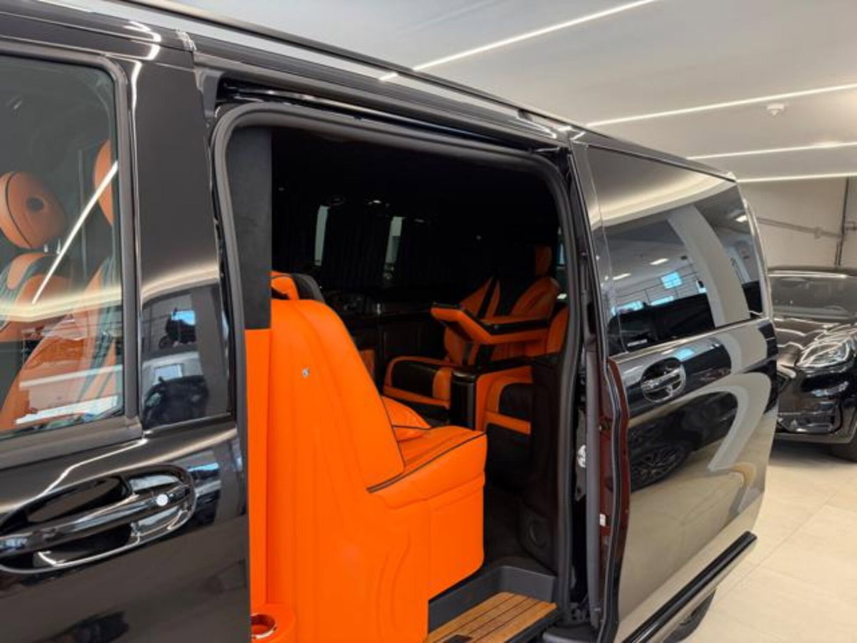 Mercedes-Benz Classe V Extralong 300 d Exclusive auto (12)