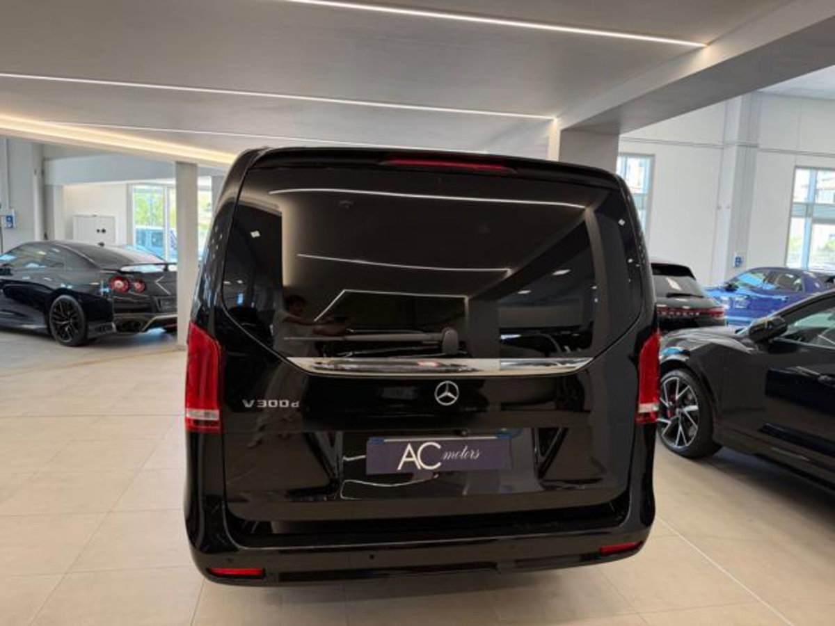 Mercedes-Benz Classe V Extralong 300 d Exclusive auto (4)