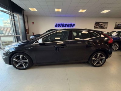 Volvo V40 D2 1.6 R-design Kinetic (2)