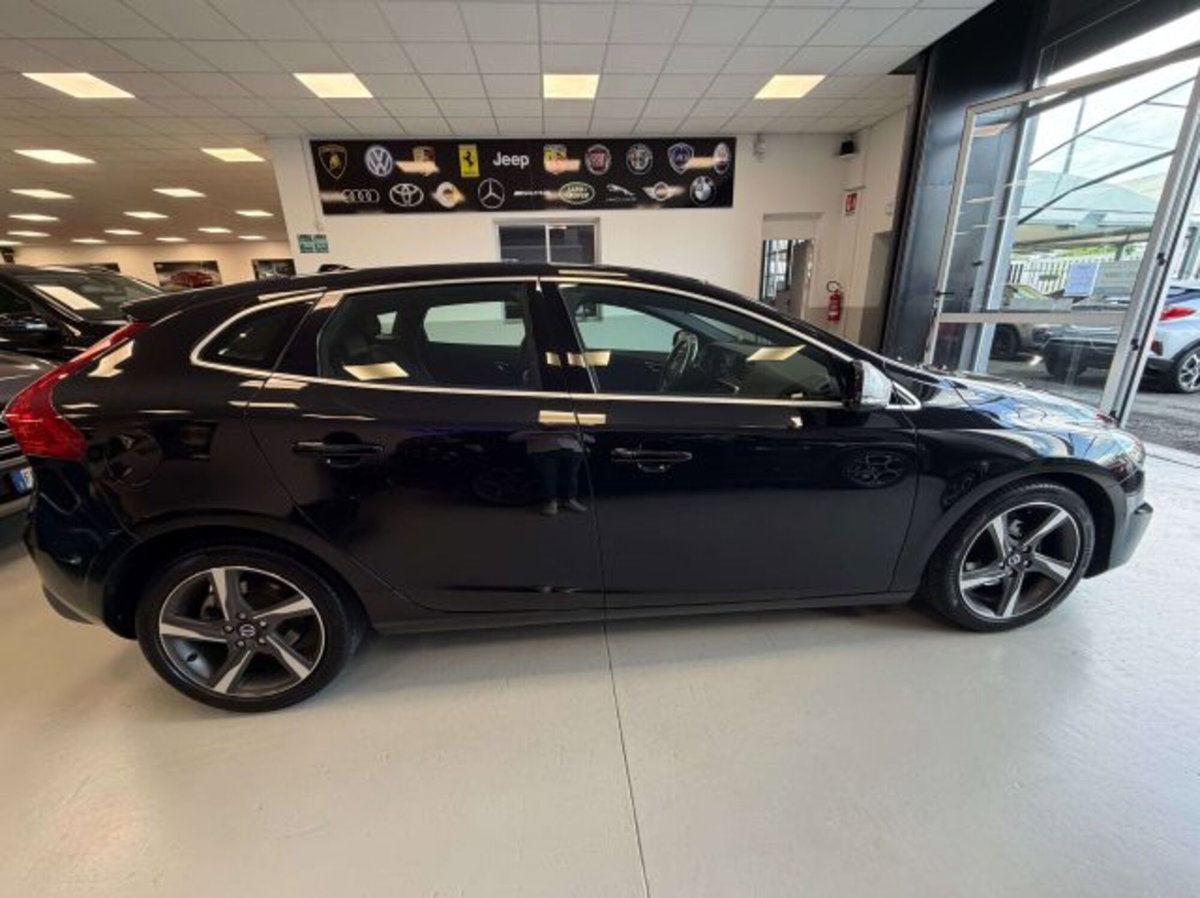 Volvo V40 D2 1.6 R-design Kinetic (4)