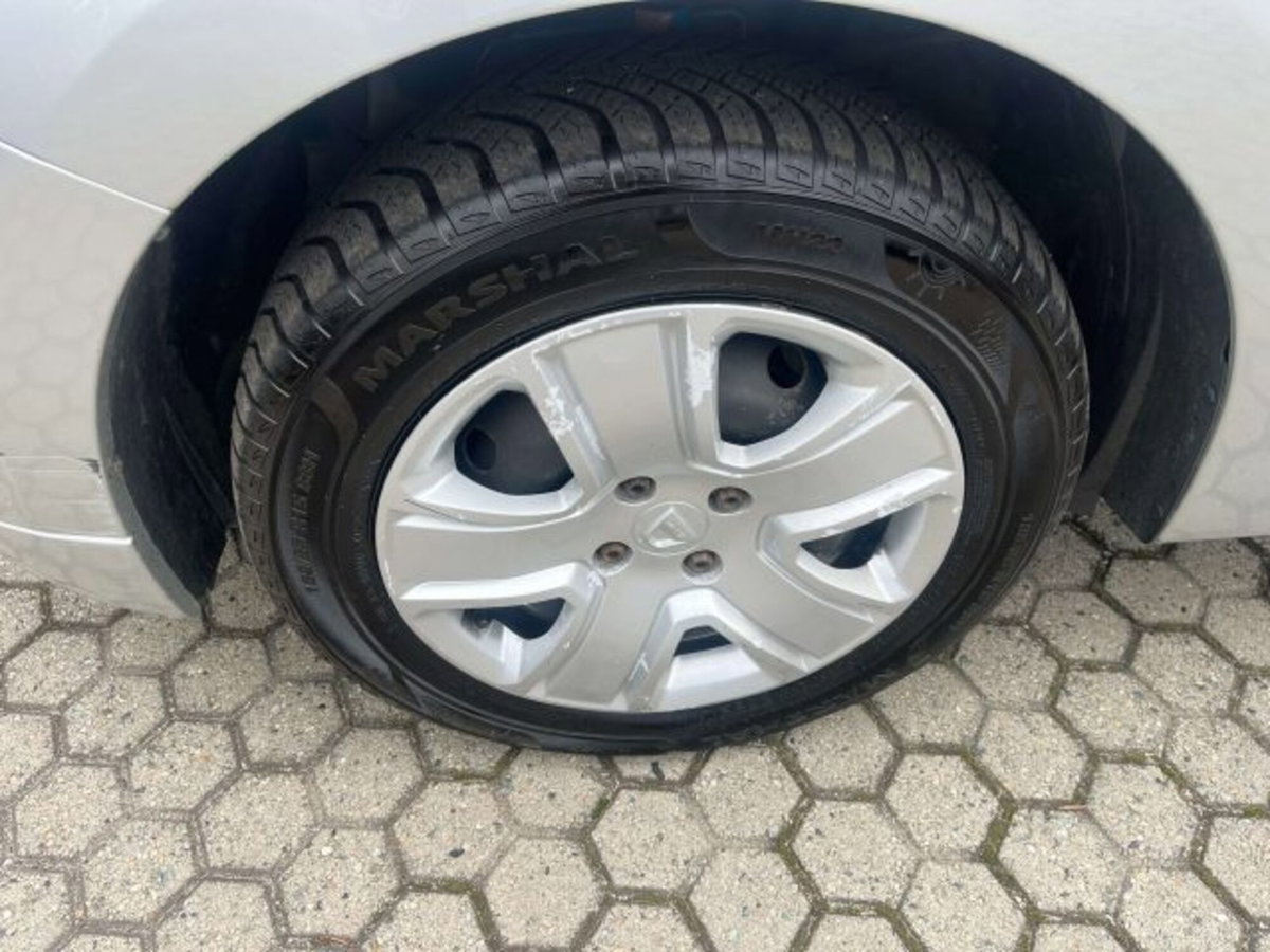 Dacia Sandero 0.9 TCe 12V 90CV Start&Stop Ambiance (12)