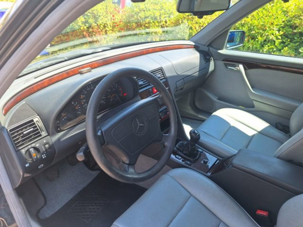 Mercedes-Benz Classe C 250 turbodiesel cat Elegance (14)