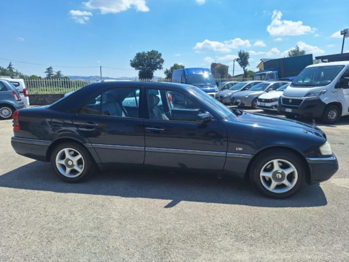 Mercedes-Benz Classe C 250 turbodiesel cat Elegance (7)