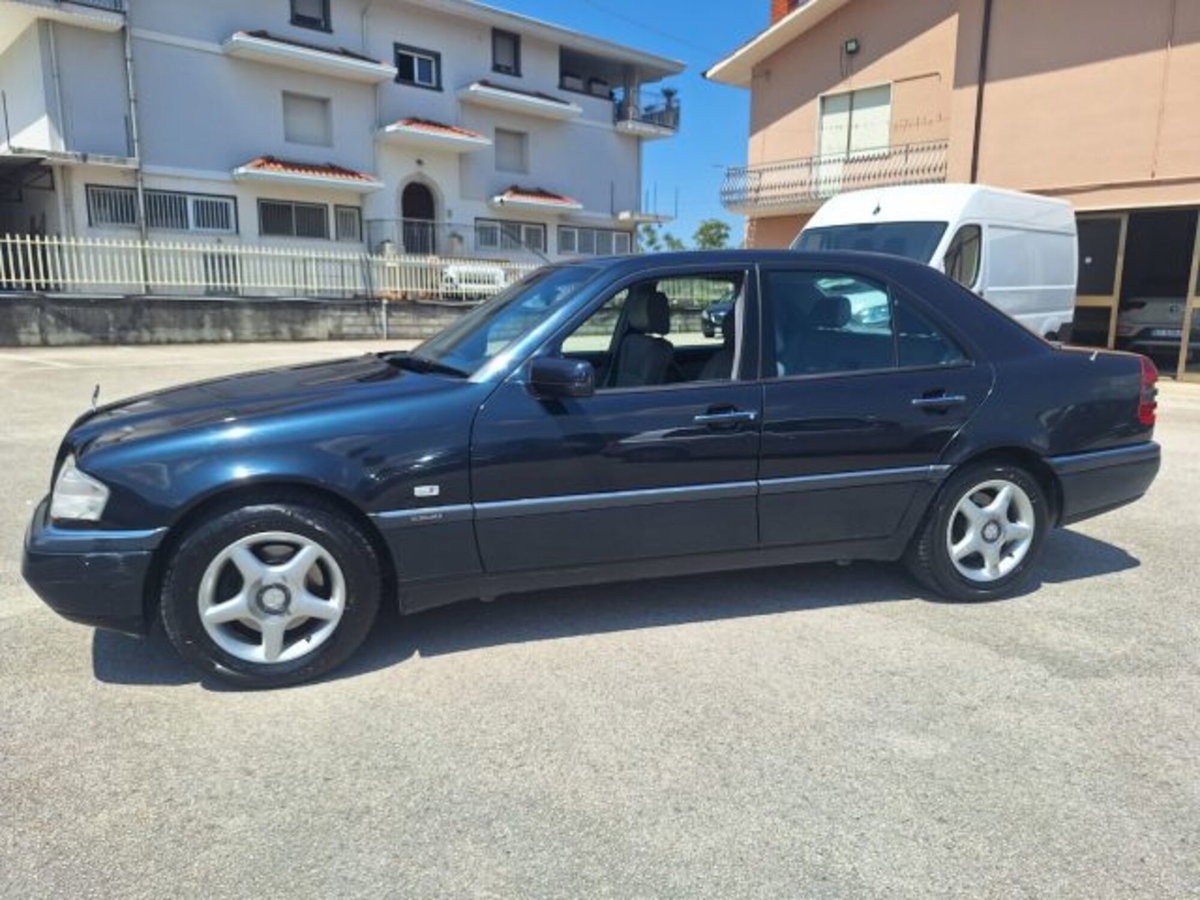 Mercedes-Benz Classe C 250 turbodiesel cat Elegance (8)