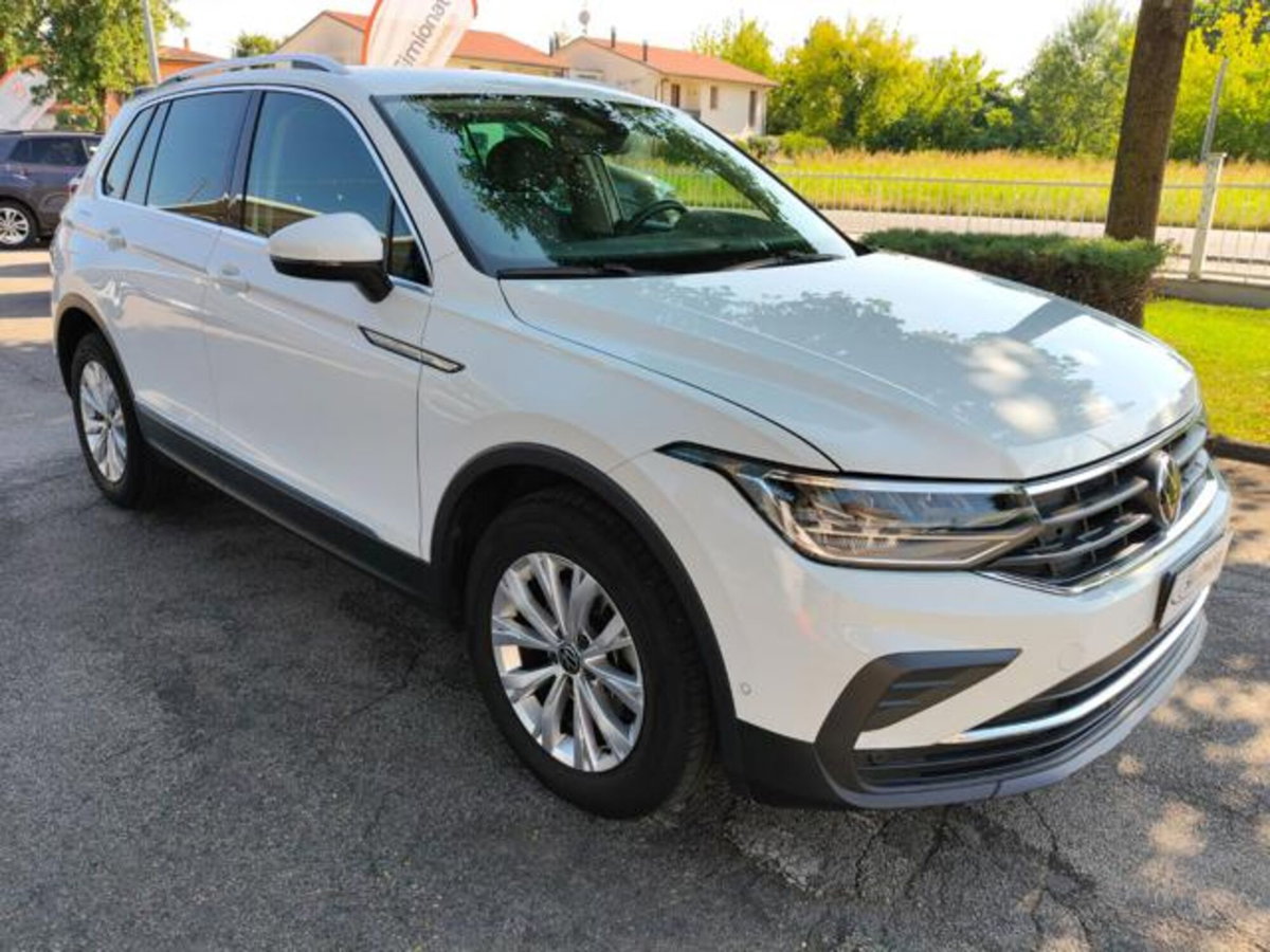 Volkswagen Tiguan 2.0 TDI 150 CV SCR DSG 4MOTION Life (3)