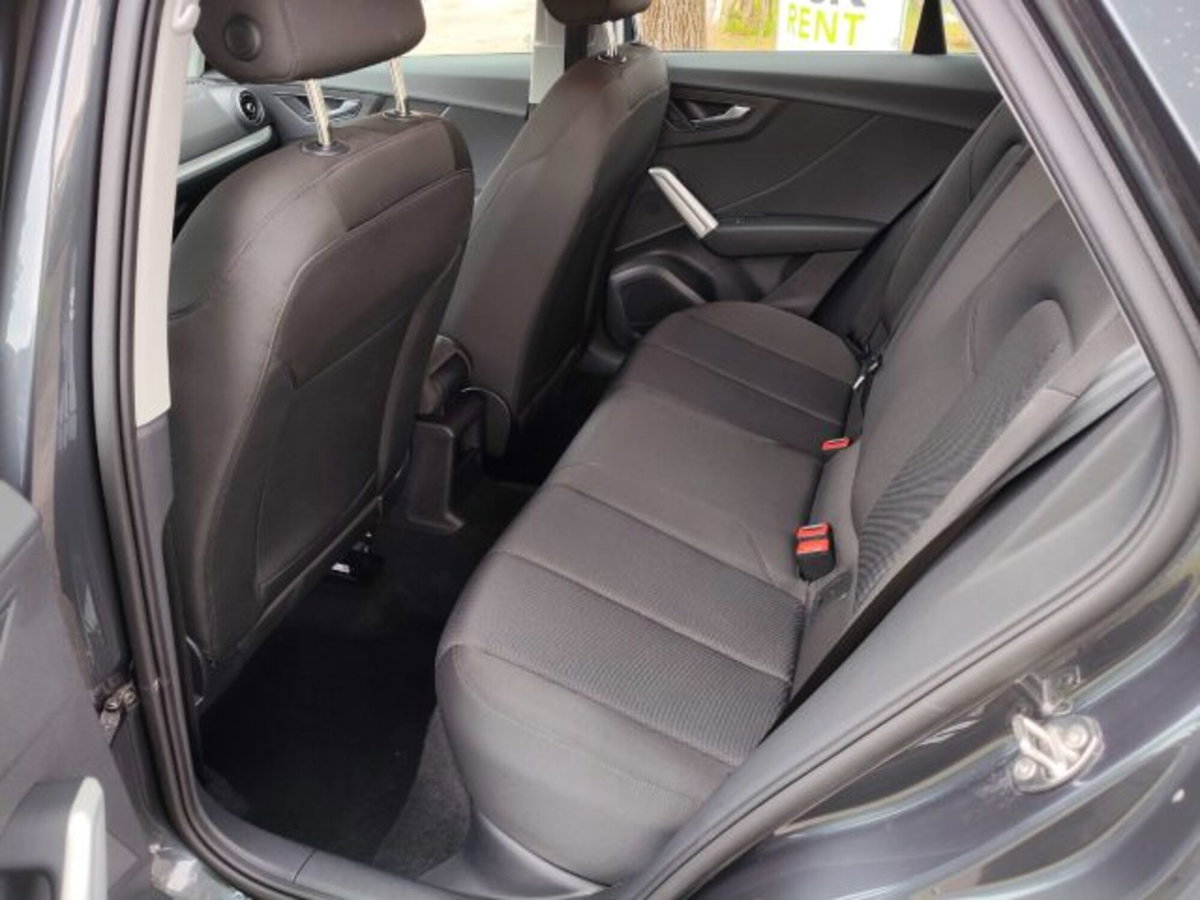 Audi Q2 Q2 30 TFSI Business (9)