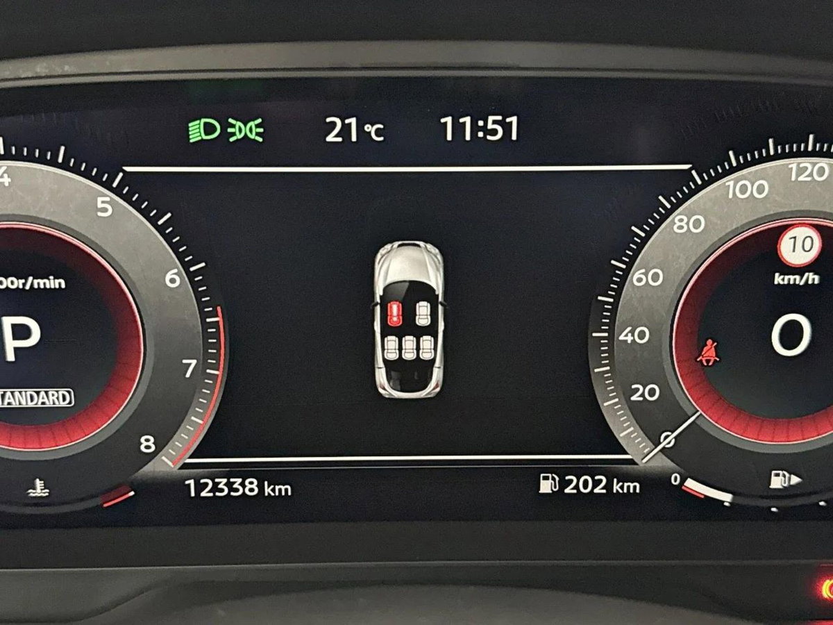 Nissan Juke 1.0 dig-t N-Connecta 114cv dct (12)