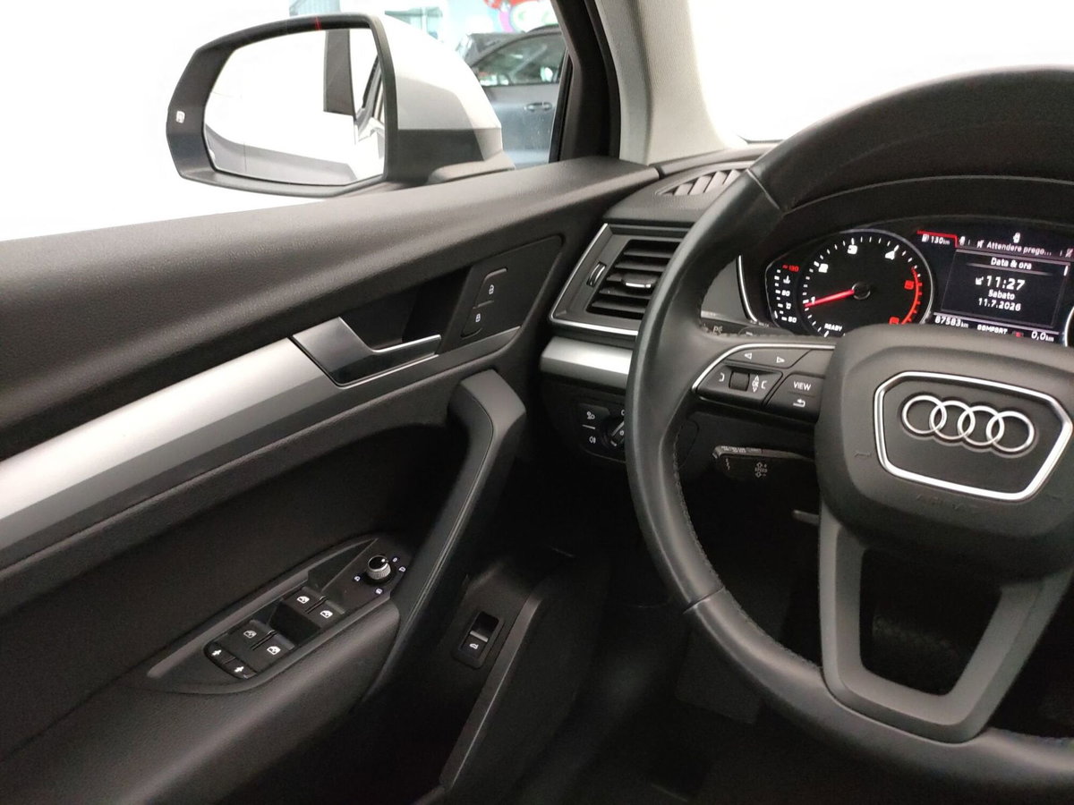 Audi Q5 40 TDI quattro Business Design (13)