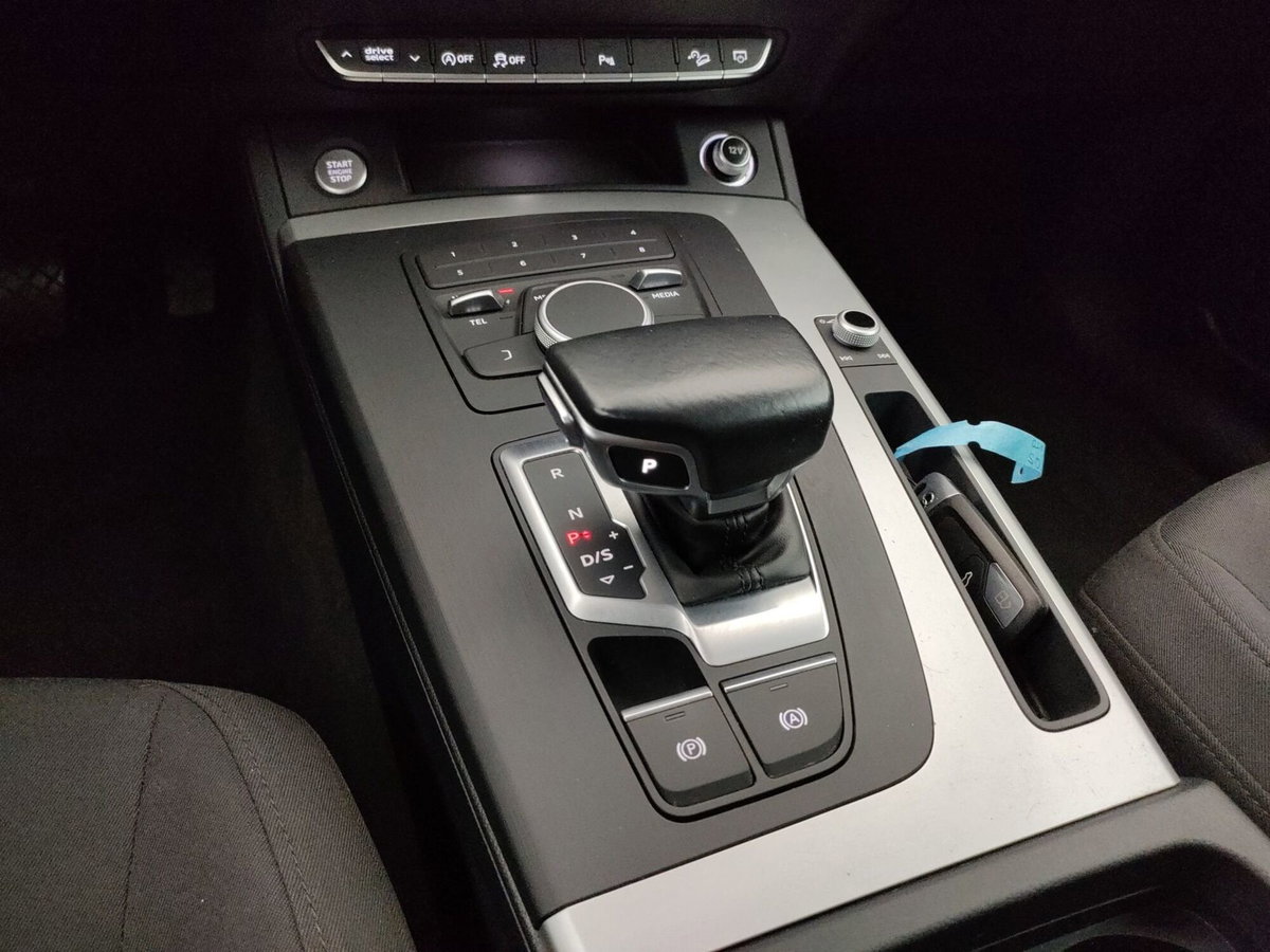 Audi Q5 40 TDI quattro Business Design (14)
