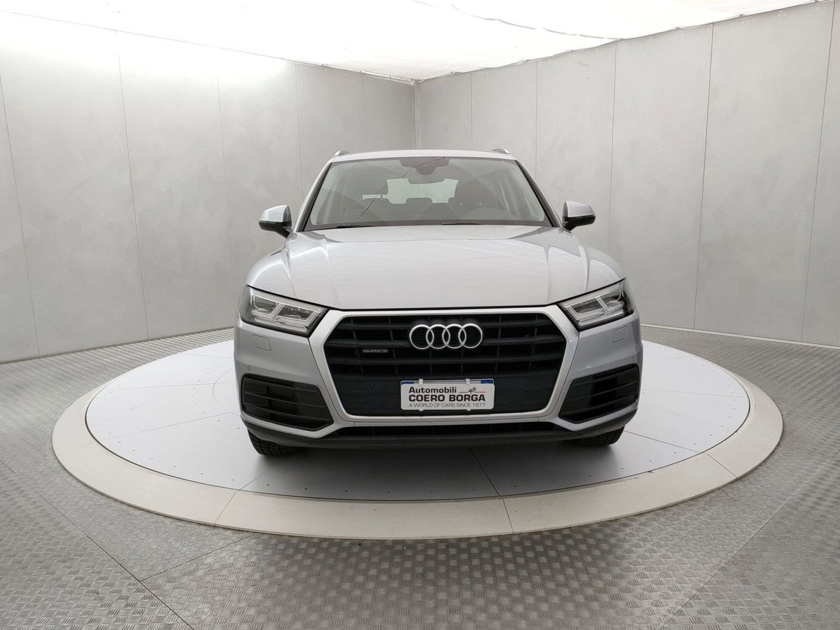 Audi Q5 40 TDI quattro Business Design (2)