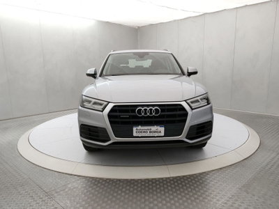 Audi Q5 40 TDI quattro Business Design (2)