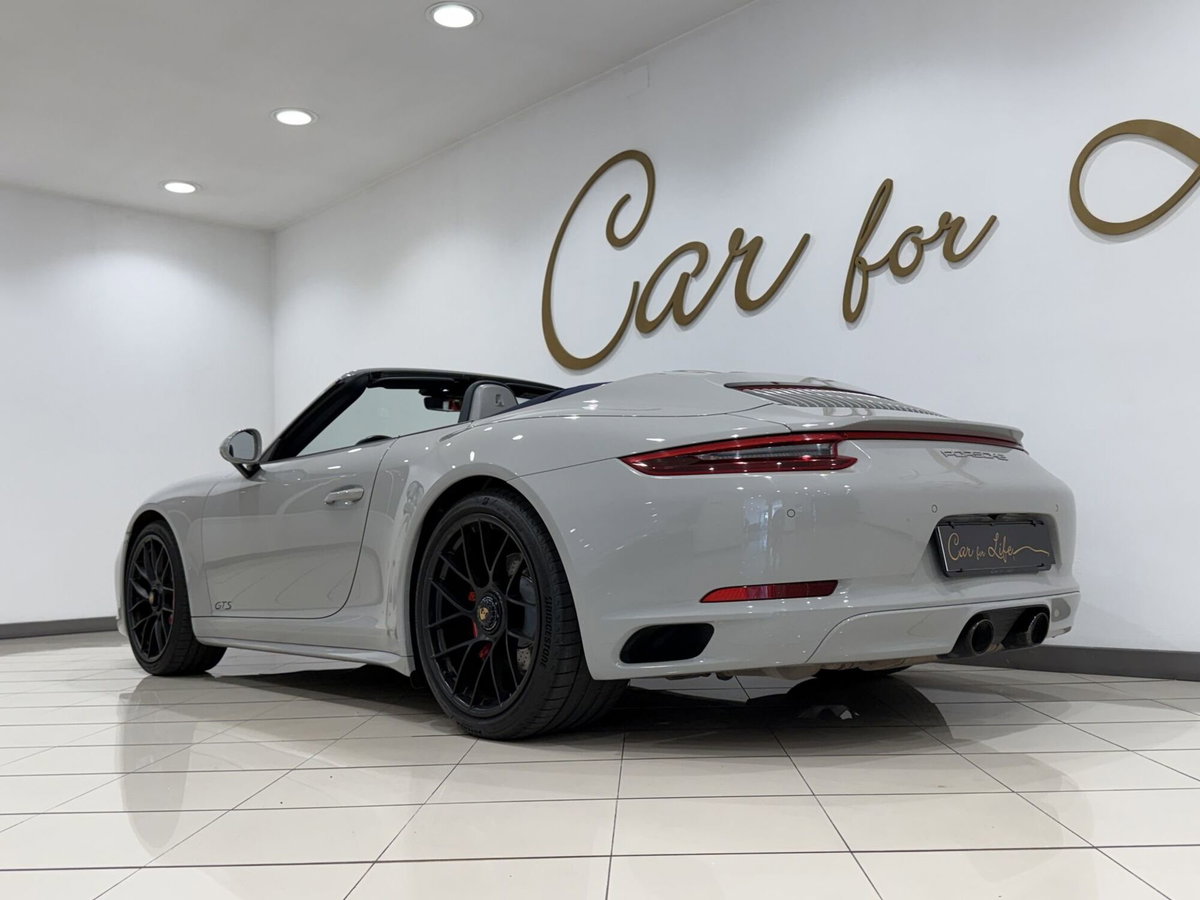 Porsche 911 Cabrio 3.0 Carrera 4 GTS (12)