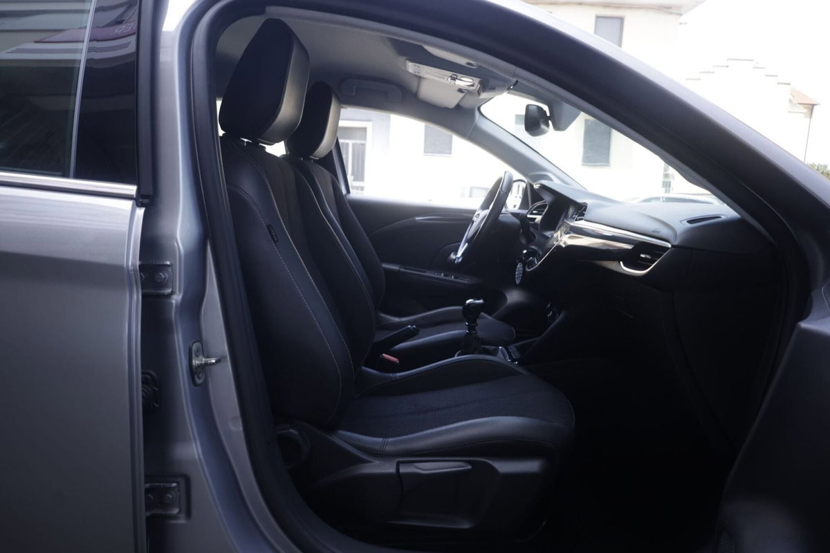 Opel Corsa 1.2 100 CV (11)