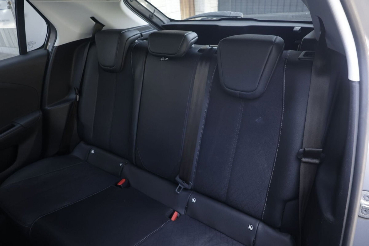 Opel Corsa 1.2 100 CV (4)