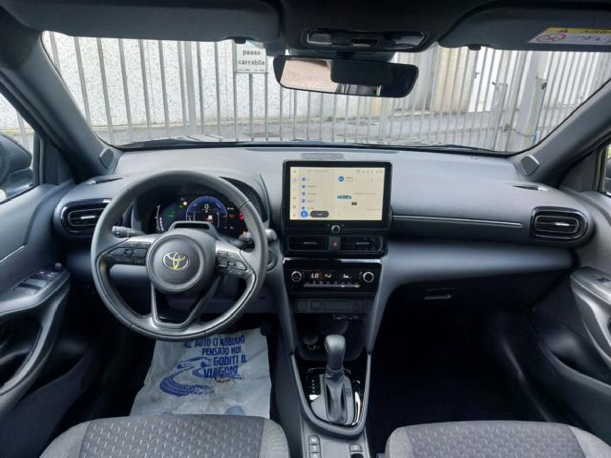 Toyota Yaris Cross 1.5h GR Sport Black Sky fwd 116cv e-cvt (9)