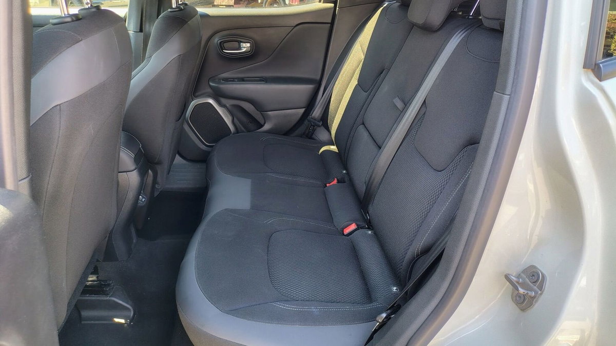 Jeep Renegade 1.6 Mjt DDCT 120 CV S (9)