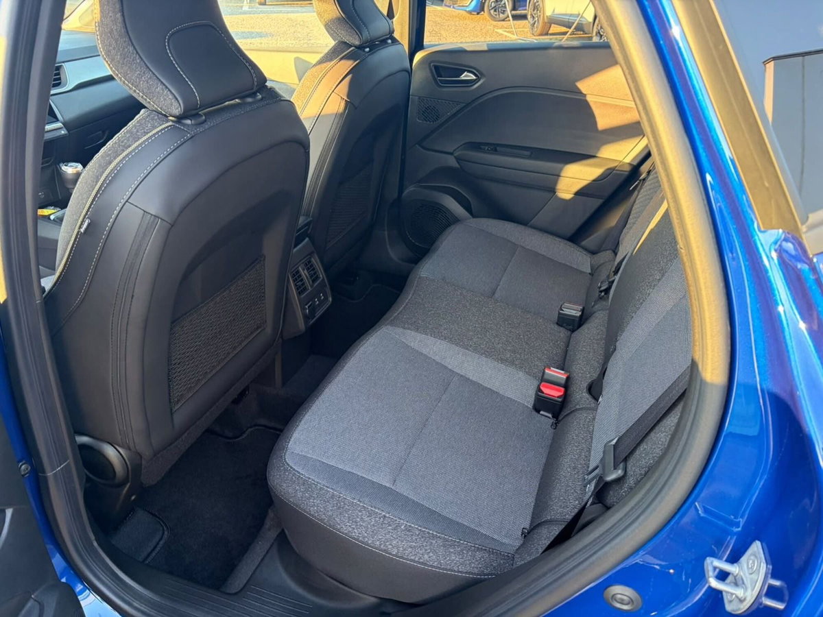 Renault Captur 1.2 tce Techno 115cv (6)