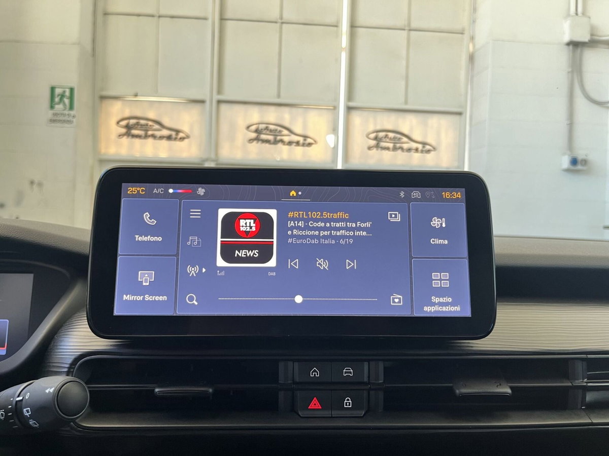 Jeep Avenger 1.2 turbo e-hybrid mhev Altitude fwd 110cv edct6 (10)