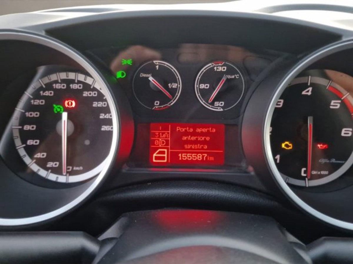 Alfa Romeo Giulietta 1.6 JTDm-2 Exclusive (11)