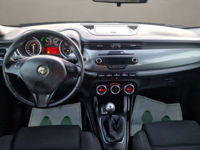 Alfa Romeo Giulietta 1.6 JTDm-2 Exclusive (14)