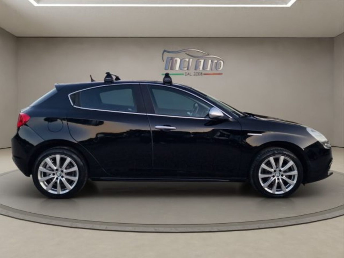 Alfa Romeo Giulietta 1.6 JTDm-2 Exclusive (6)