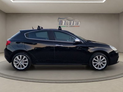 Alfa Romeo Giulietta 1.6 JTDm-2 Exclusive (6)