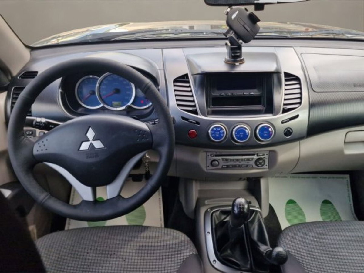 Mitsubishi L200 2.5 DI-D/136CV Double Cab Invite (14)
